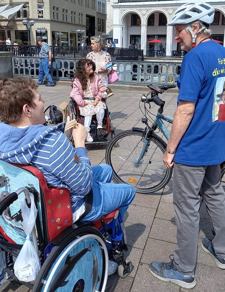 Start in Hamburg: Dieser Vater fährt mit dem Rad bis nach Berlin